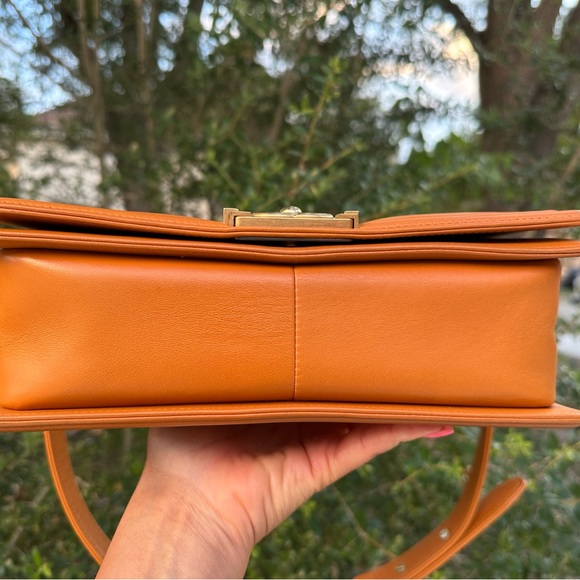 Chanel Old Medium Boy Handbag - Picture 3 of 14